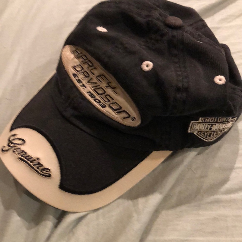 Harley-Davidson Black and Cream Cap